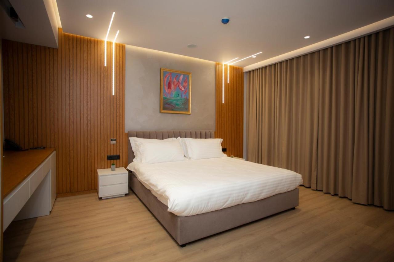 Primo Hotel Тирана Экстерьер фото
