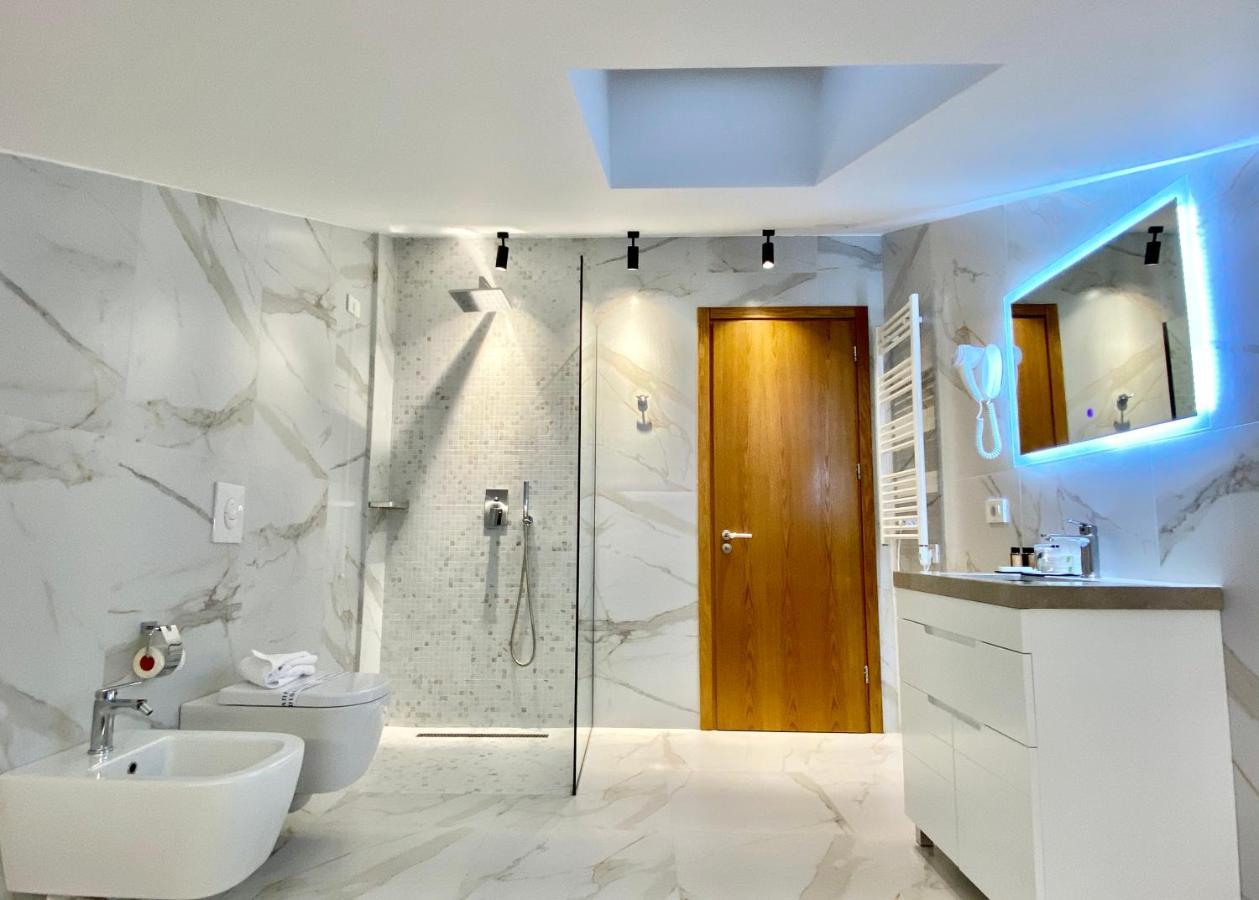 Primo Hotel Тирана Экстерьер фото