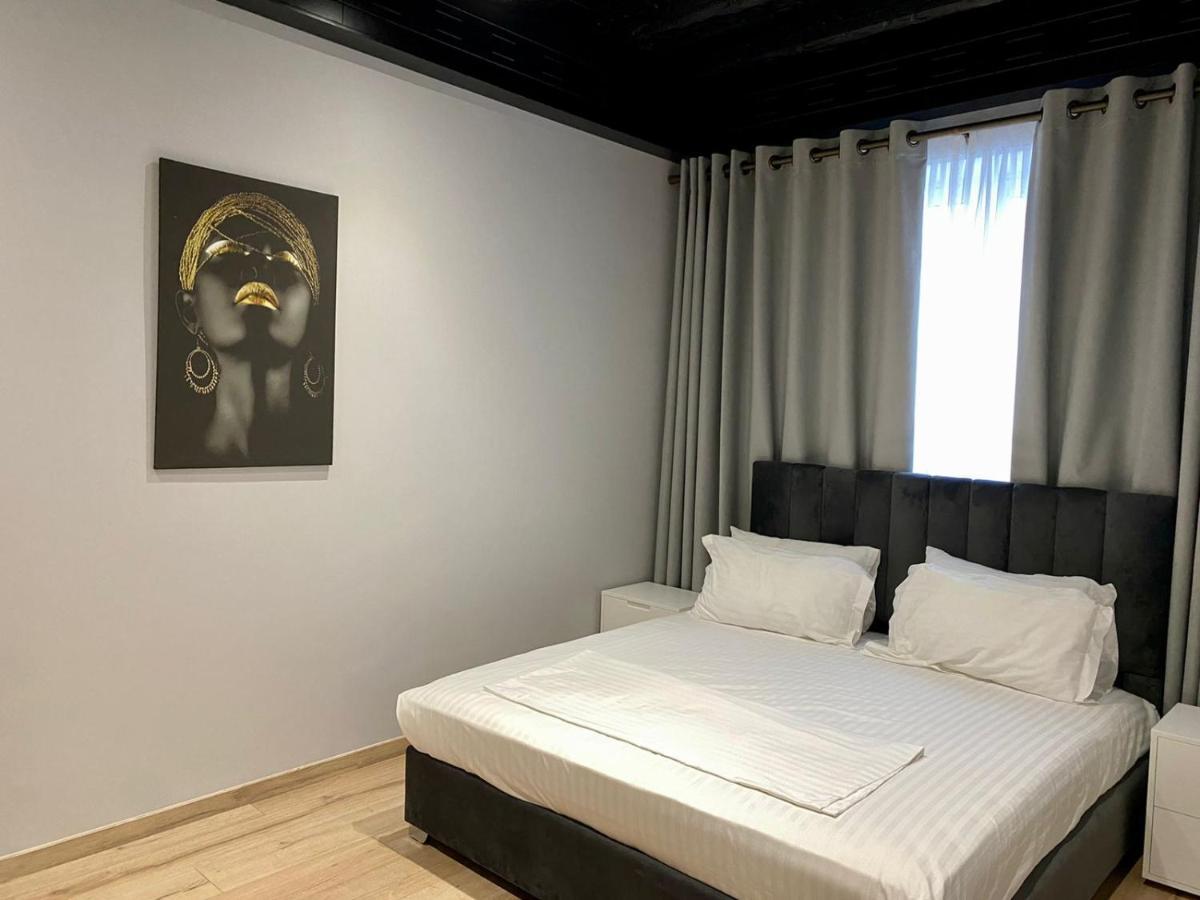 Primo Hotel Тирана Экстерьер фото